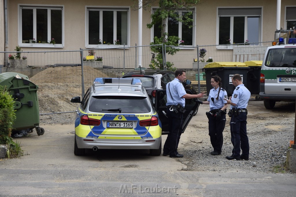 Einsatz BF Koeln Koeln Brueck Bruecker Mauspfad P08.JPG - Miklos Laubert